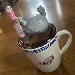 新品未使用の砂時計付きラーメンカップの画像
