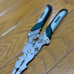 万能ペンチの画像
