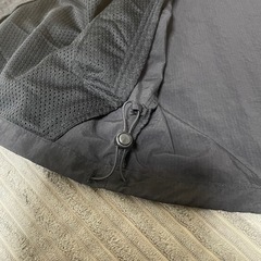 GU ジーユー ナイロンジップアップベスト ブラック Mの画像