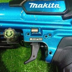 マキタ AR411HR 高圧エアビス打ち機【市川行徳店】【店頭取引限定】【中古】管理番号：ITJEKMORGQ3Sの画像