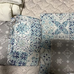 セミダブルベッド　ベッドパッド、カバーリング　シーツ　毛布　掛布団　枕　中古、使用数回、美品の画像
