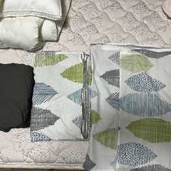 セミダブルベッド　ベッドパッド、カバーリング　シーツ　毛布　掛布団　枕　中古、使用数回、美品の画像