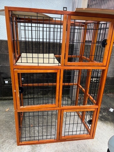 猫ちゃんの3階建お家