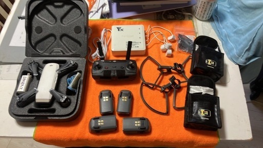 DJI Spark スパークバッテリー4個、チャージャー、ランチングパッド