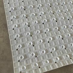 バスマット 水切りマット お風呂マット 柔らかい ソフト 大判 滑り止め 薄手 浴室内 スクエア 底部吸盤 洗える お風呂マット 浴室マット 足ふきマット 浴室 バス ベーシック シンプル 70*40cmの画像