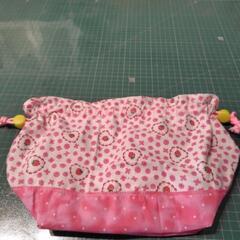 ハンドメイド　いちごハート柄　巾着弁当袋の画像