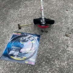背負式草刈機、刈払機の画像