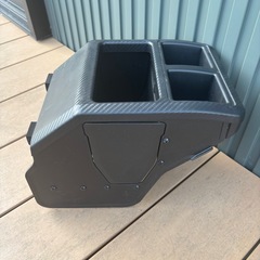 ハイエース専用コンソールボックスの画像