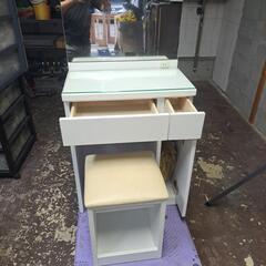 ニトリドレッサーの画像