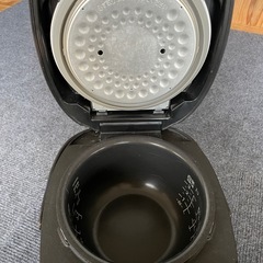 完動美品　タイガー魔法瓶(TIGER) IH 炊飯器 3合 炊きたて 小容量 遠赤5層 土鍋蓄熱コート釜 スチールブラック JPF-G055KLの画像