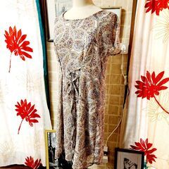 ◇janis market(ジャニスマーケット) ふんわり小花模様が愛らしい夏物ワンピース、いかがでしょうか？の画像