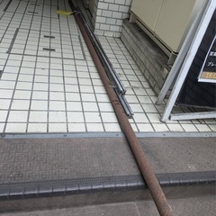 
鉄パイプとアルミパイプ　1番長いの三メートル