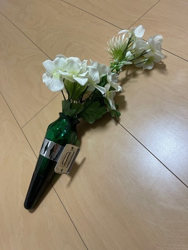 デコトラのピラーによくある花瓶 (NOK) 船橋競馬場の内装