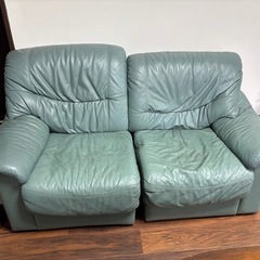 本革2人掛けソファーの画像