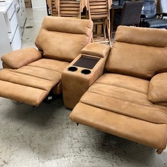 I2508-361  電動ソファ  2人掛け　動作確認済　年式不明　キズ汚れ有りの画像