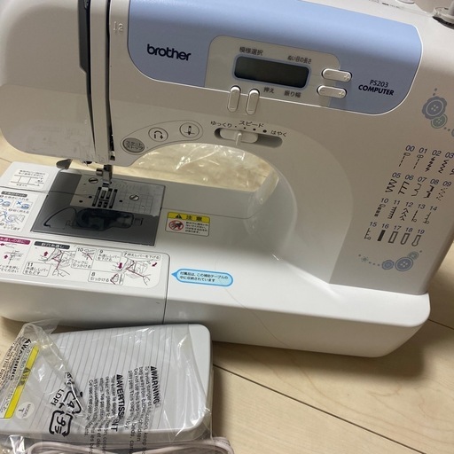 コンピューターミシン　開封済み／未使用