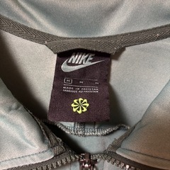 Nike トラックジャケットの画像