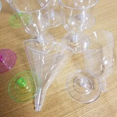 【無料】プラスチックワイングラス　カップ　12個　お誕生日会やパーティーの盛り付け用の画像