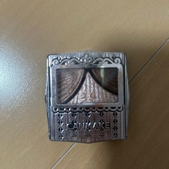 コスメ　クッションファンデ/アイシャドウの画像