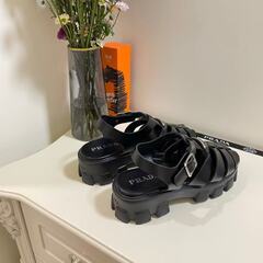 PRADA レトロブリティッシュプラットフォームサンダルの画像