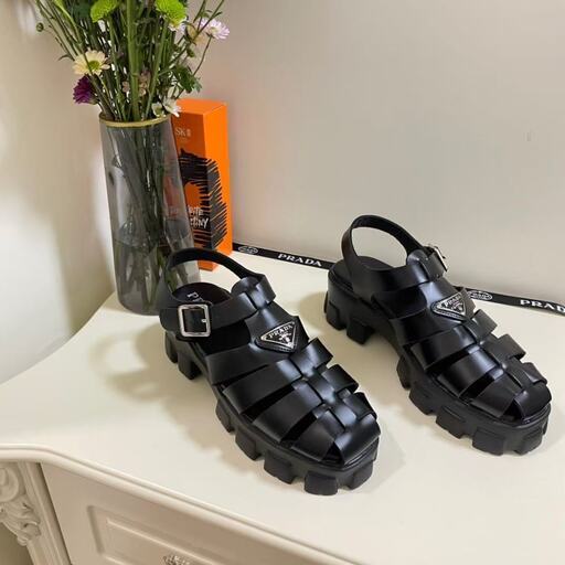 PRADA レトロブリティッシュプラットフォームサンダル
