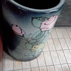 傘立て〜陶器製の画像