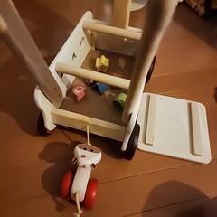 子供用木製車の画像