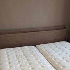 19万以上　クイーンベッド＋マットレスの画像