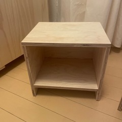 ベッドスタンド　椅子　無料の画像