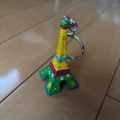 未使用 エッフェル塔 キーホルダー キーリング カラフル ピンク 黄色 黄緑の画像