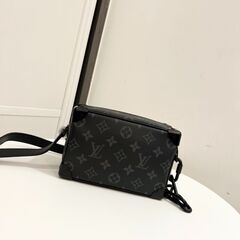 LOUIS VUITTON(ルイヴィトン) ショルダーバッグ モノグラムエクリプス(キャンバス) ミニソフトトランク M44735の画像