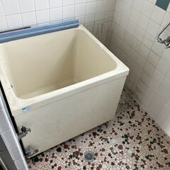 古い浴槽（アイボリー）の画像