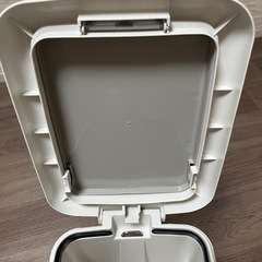 ニトリ　2WAYペダルペール　ゴミ箱　20Lの画像
