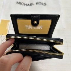無料⭐️マイケルコース財布の画像
