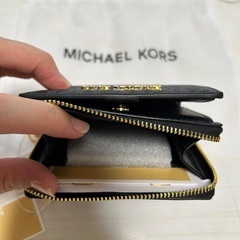 無料⭐️マイケルコース財布の画像