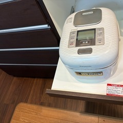 食器棚の画像