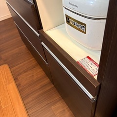 食器棚の画像