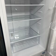 リサイクルショップどりーむ荒田店　No4359 大き目２ドア冷蔵庫　２０２５年製！　２３０L　ほぼ未使用！ 自動霜取り機能が便利♪　アイリスオーヤマ　定価約６．５円　超美品♪の画像