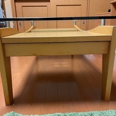 ガラステーブルの画像