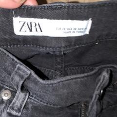 ZARAズボンの画像