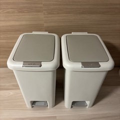 引き取り限定　ゴミ箱45L2点の画像