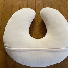 受渡し8/25まで⚫︎授乳クッション、抱っこふとん等の画像