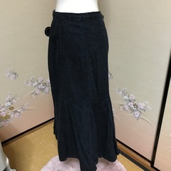 ウェスト70  デニム濃紺ロングスカートの画像