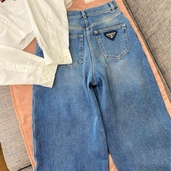 PRADAジーンズの画像