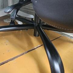 美品✨ゲーミングチェアの画像