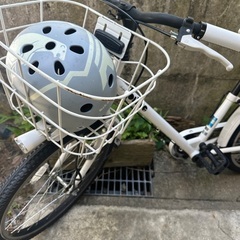 小学生ホワイト自転車の画像