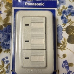 Panasonic製壁スイッチ8個セット、埋込ほたるスイッチB モデルの画像