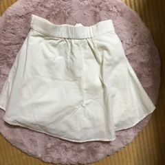 XS オフホワイト　スカートの画像