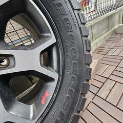 JEEPラングラールビコン純正アルミホイールタイヤ1本の画像