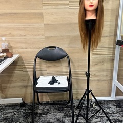 人毛100% ヘッド　クランプ　ヘアセット　スタンド　マネキン　の画像